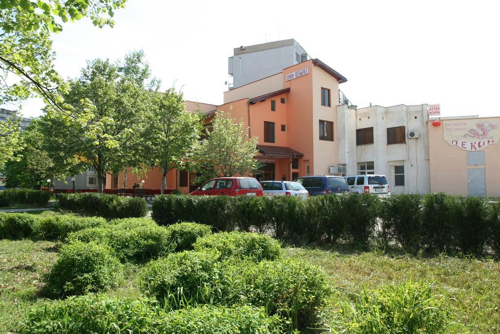 Interrum Hotel Razgrad 外观 照片