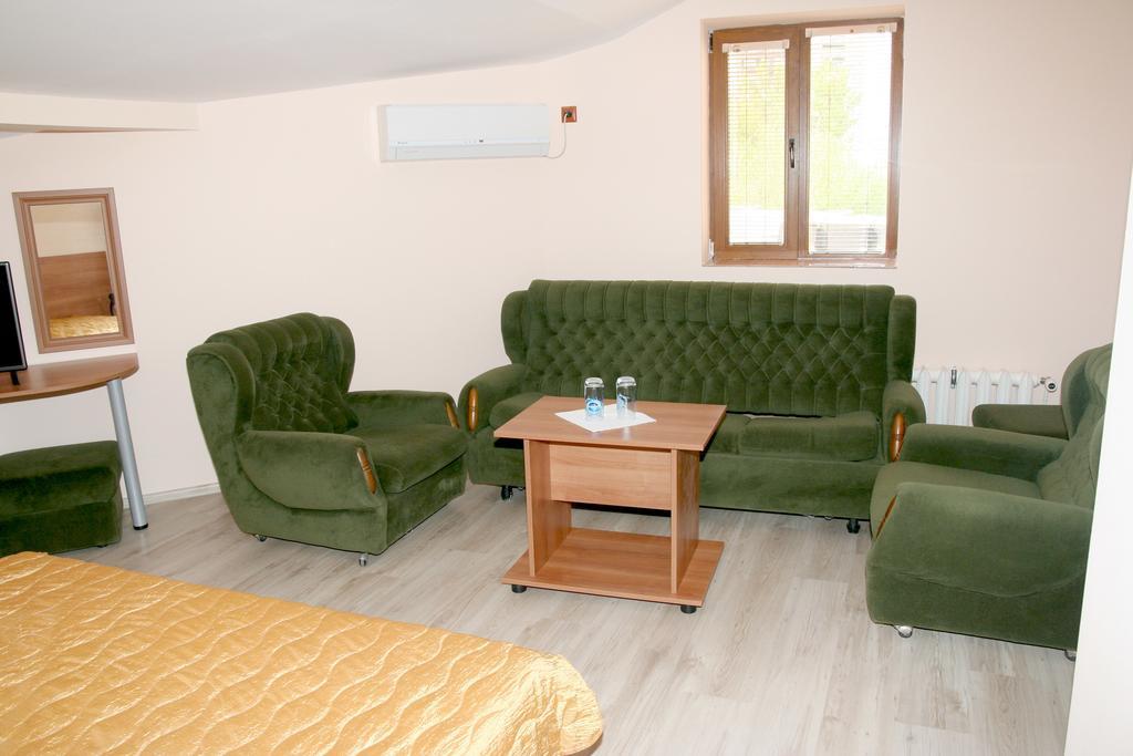 Interrum Hotel Razgrad 客房 照片