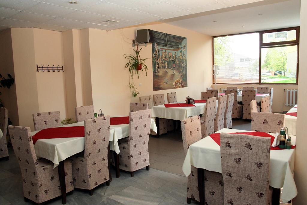 Interrum Hotel Razgrad 外观 照片