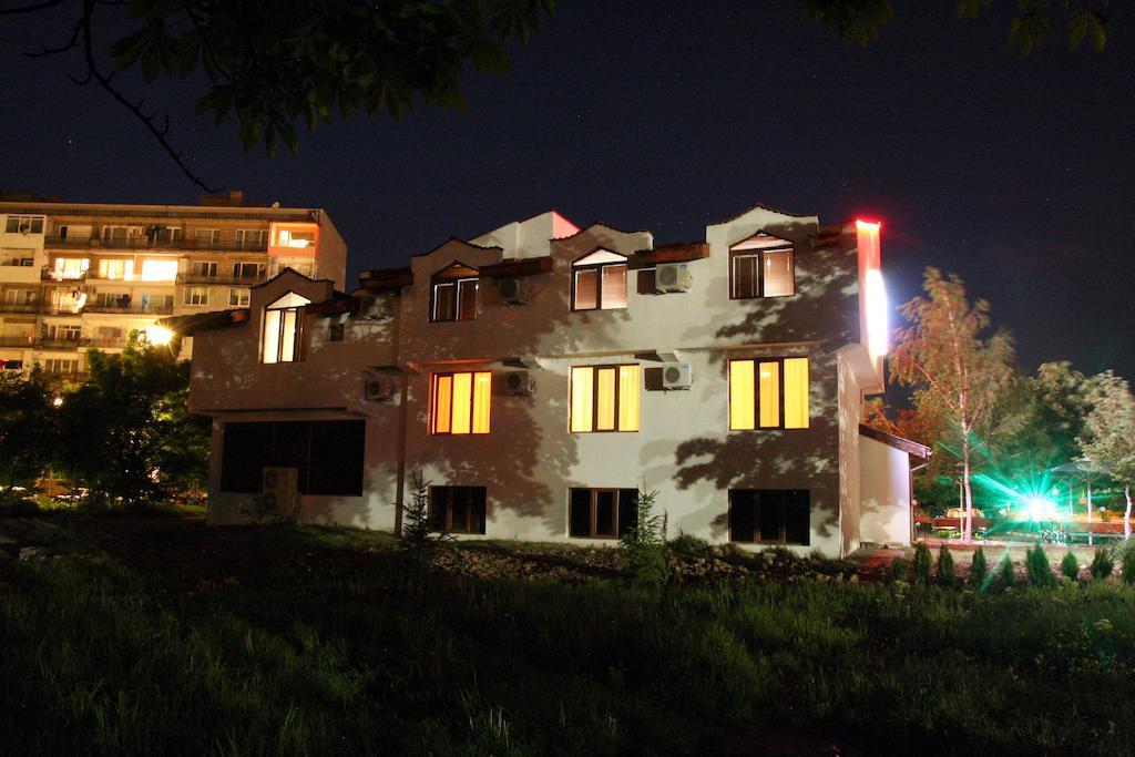 Interrum Hotel Razgrad 外观 照片